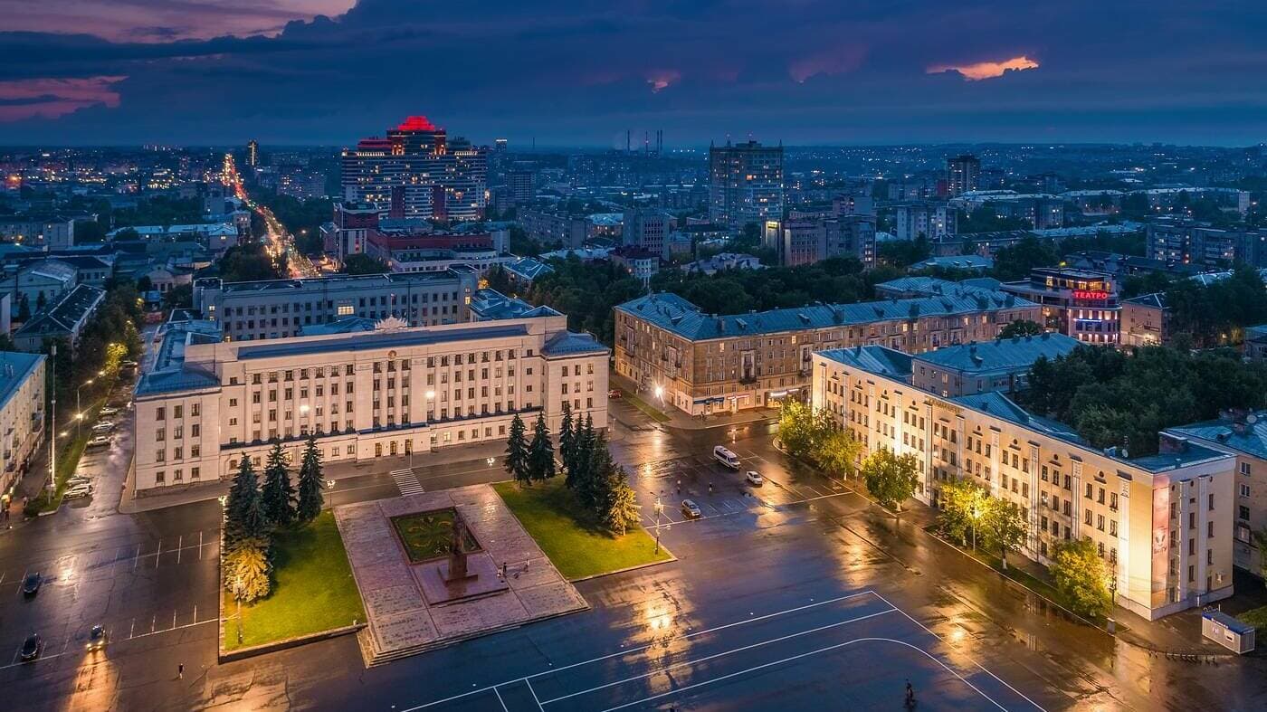 Губернатор Кировской области наградил лучших работников региона